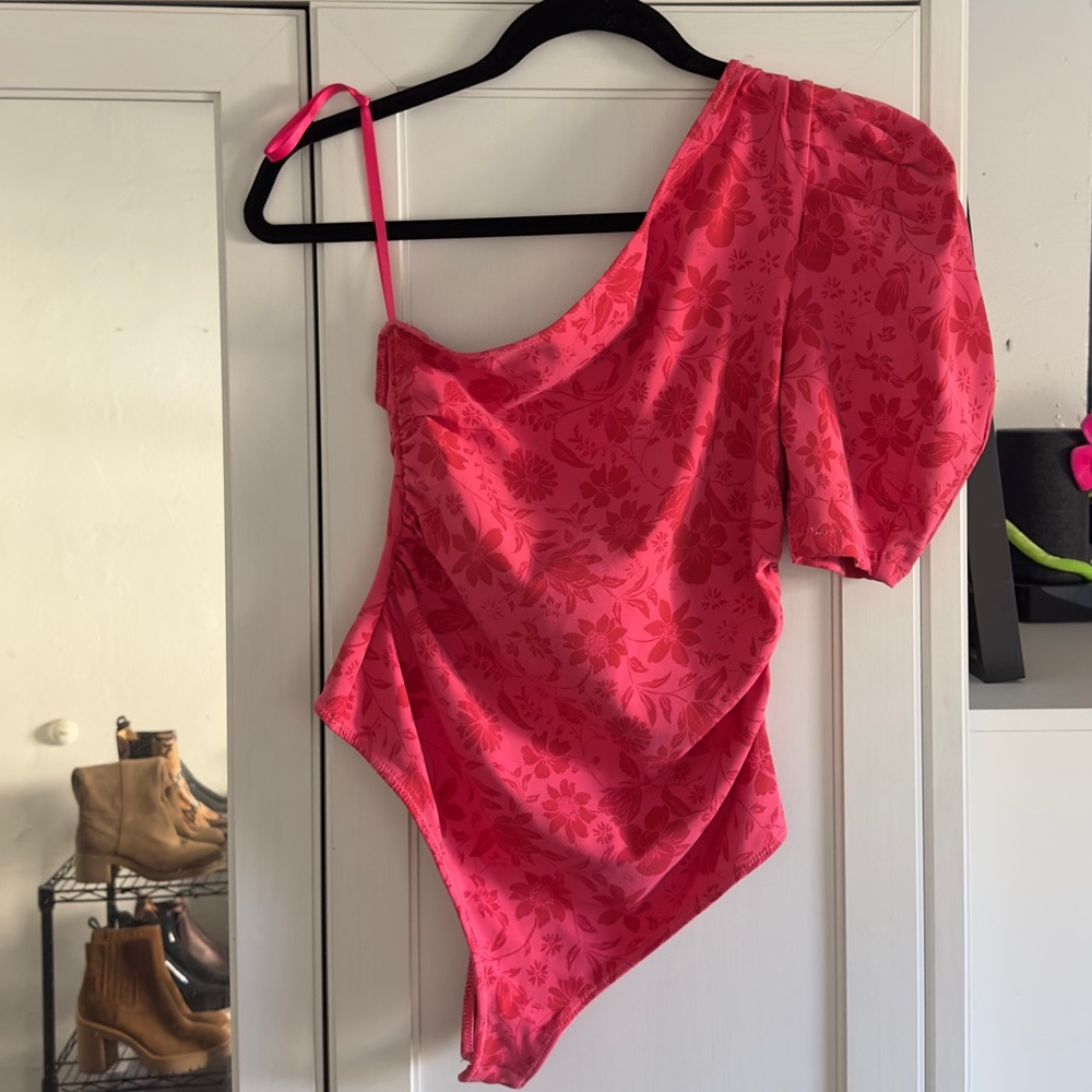 Free People Pink Floral One-Shoulder Bodysuit - Picture 3 of 10